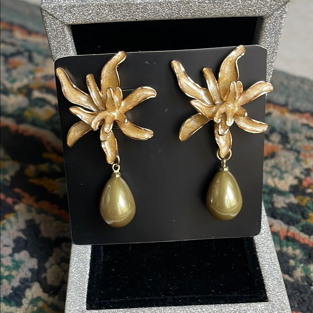 Gold Floral Drop Earrings